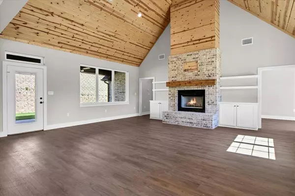 1001 Mallard Drive, Lindale, TX 75771