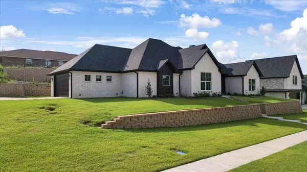 997 Mallard Drive, Lindale, TX 75771