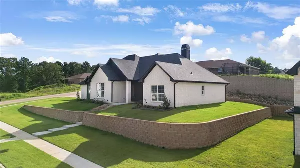 997 Mallard Drive, Lindale, TX 75771