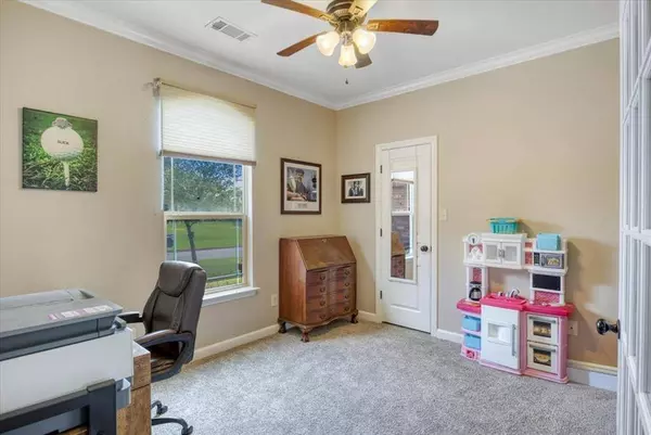 23031 Red Azalea, Lindale, TX 75771