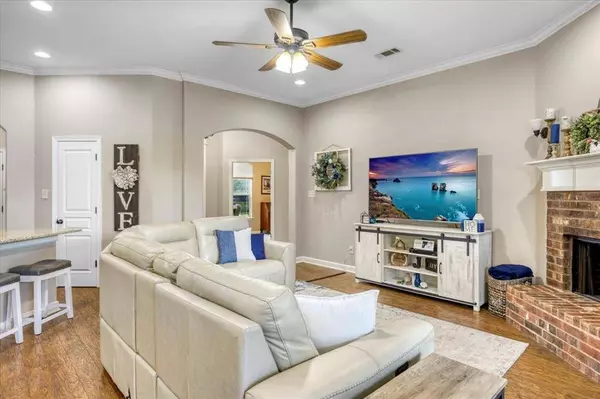 23031 Red Azalea, Lindale, TX 75771