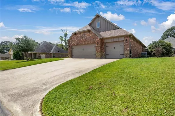 23031 Red Azalea, Lindale, TX 75771