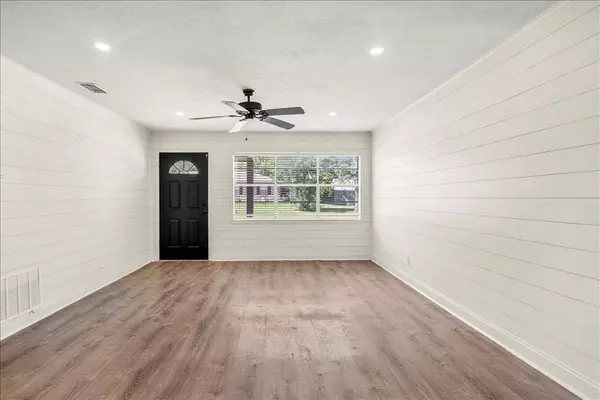 408 Wendy Street, Lindale, TX 75771