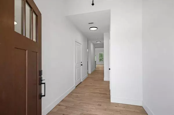 16426 Crossing Circle, Lindale, TX 75771