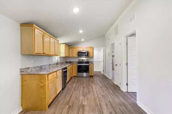 15610 Simmons Lane, Lindale, TX 75771