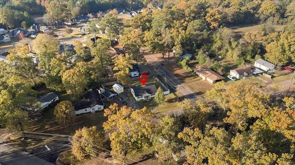 1402 Lawndale, Longview, TX 75604