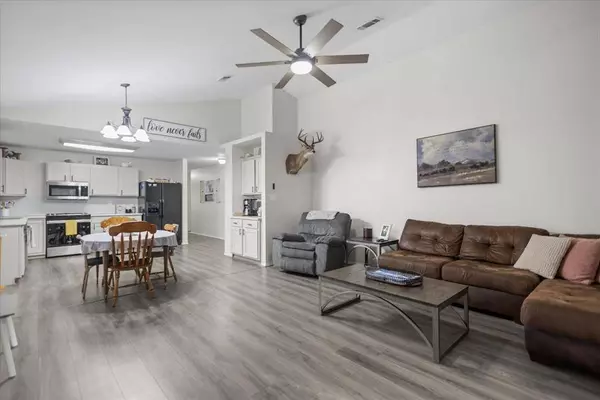 12501 Darrin Blvd, Lindale, TX 75771