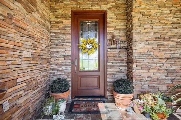 24050 Red Azalea, Lindale, TX 75771