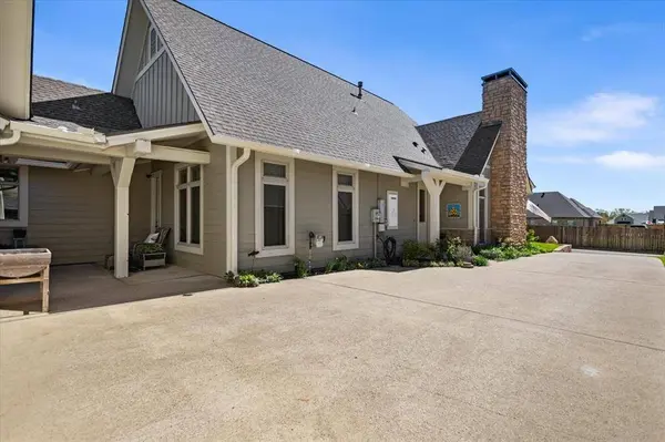 14621 Twin Pines Lane, Lindale, TX 75771