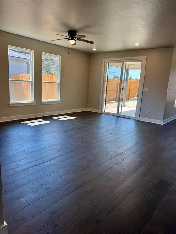 15516 Greenhouse Way, Lindale, TX 75771