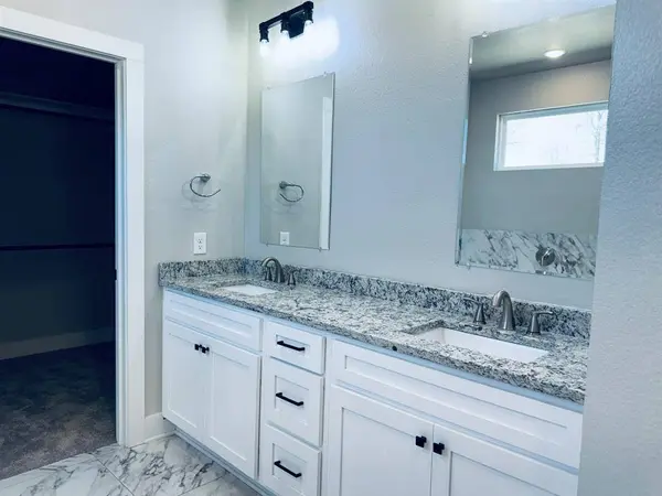 15516 Greenhouse Way, Lindale, TX 75771