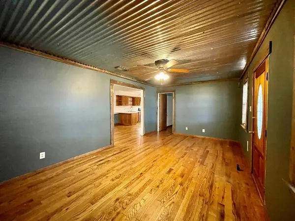 20519 County Road, Lindale, TX 75771