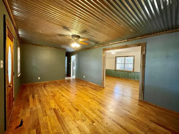 20519 County Road, Lindale, TX 75771