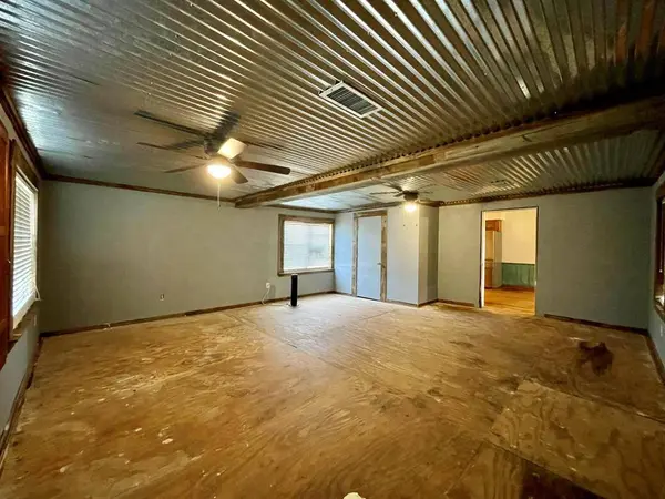 20519 County Road, Lindale, TX 75771