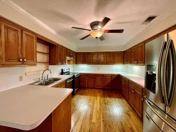 20519 County Road, Lindale, TX 75771