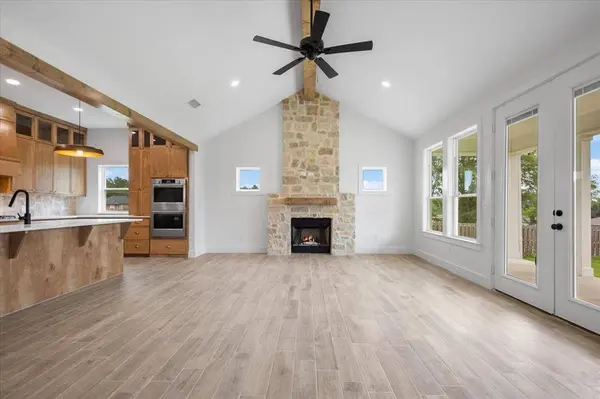 16429 Clearview Drive, Lindale, TX 75771