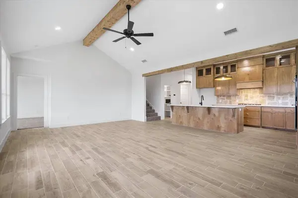 16429 Clearview Drive, Lindale, TX 75771