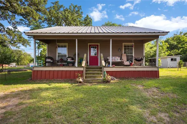 131 Lewis Street, Grand Saline, TX 75140