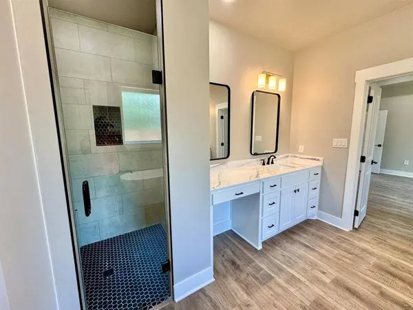984 Mallard Drive, Lindale, TX 75771