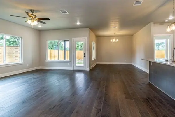 15472 Anna Lane, Lindale, TX 75771