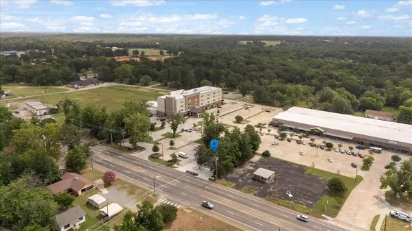 501 N Main Street, Lindale, TX 75771