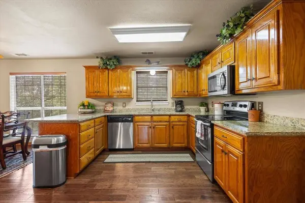 1522 Fm 17, Grand Saline, TX 75140