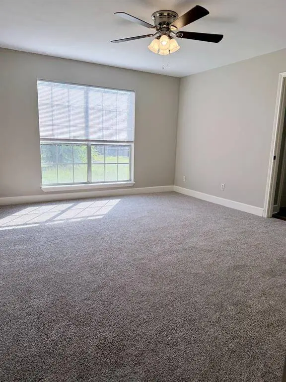 705 E South Street, Lindale, TX 75771
