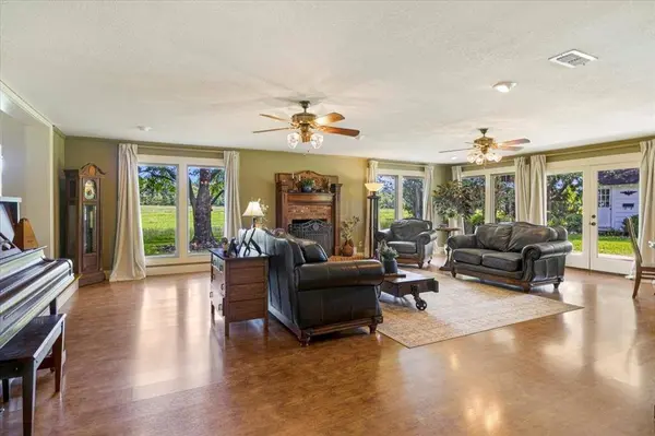 20272 County Road 4126, Lindale, TX 75771