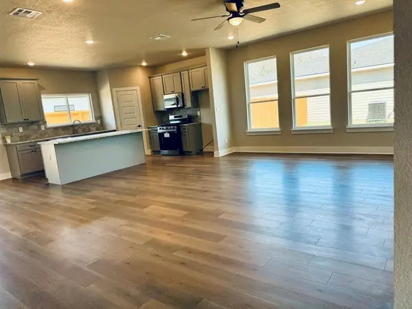 15528 Greenhouse Way, Lindale, TX 75771