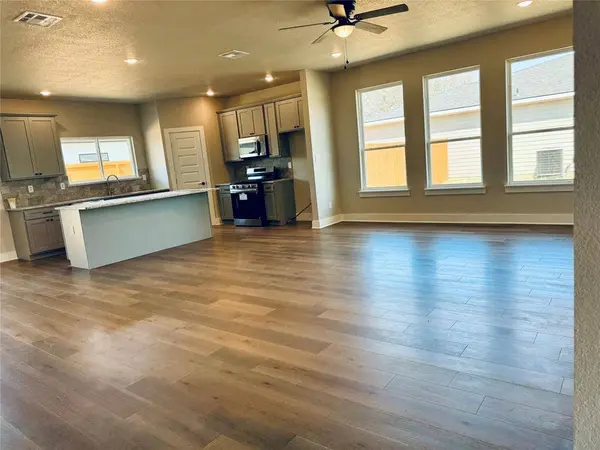 15532 Greenhouse Way, Lindale, TX 75771