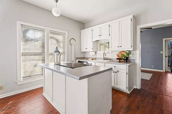 400 N Line Street, Mineola, TX 75773