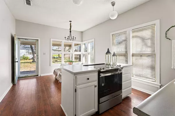 400 N Line Street, Mineola, TX 75773