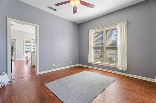 400 N Line Street, Mineola, TX 75773