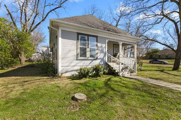 400 N Line Street, Mineola, TX 75773