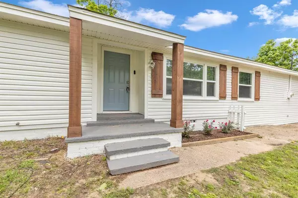 102 Hodges, Arp, TX 75750