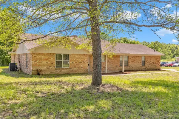 688 Inwood Street, Mineola, TX 75773