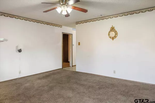 12379 Chapman Rd, Tyler, TX 75708