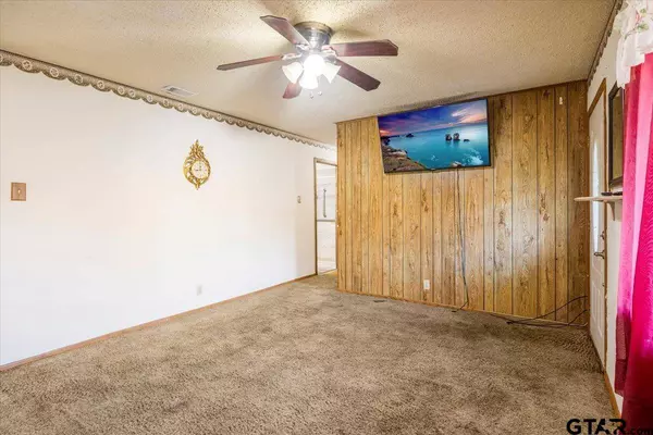 12379 Chapman Rd, Tyler, TX 75708