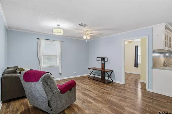 323 Rustic Rd, Hideaway, TX 75771