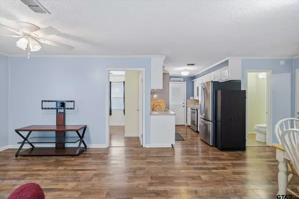 323 Rustic Rd, Hideaway, TX 75771