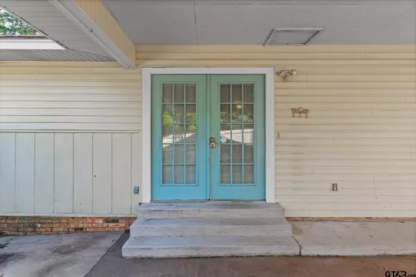 323 Rustic Rd, Hideaway, TX 75771