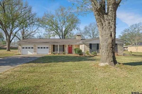 216 Helen Dr, Lindale, TX 75771