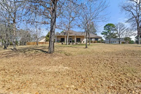 16687 Meadow Crest Drive, Lindale, TX 75771