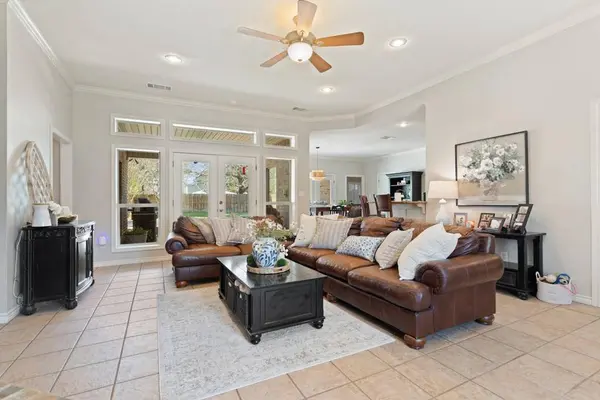 16687 Meadow Crest Drive, Lindale, TX 75771