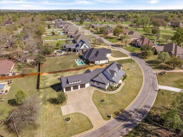202 Winged Foot Dr, Hideaway, TX 75771