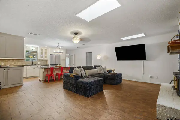 1522 Tanglewood Dr East, Hideaway, TX 75771