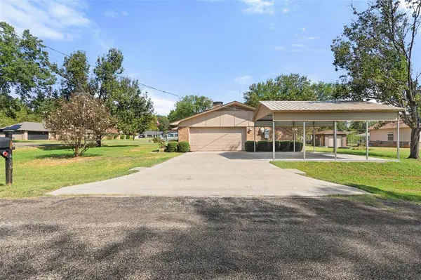416 Azalea Street, Chandler, TX 75758