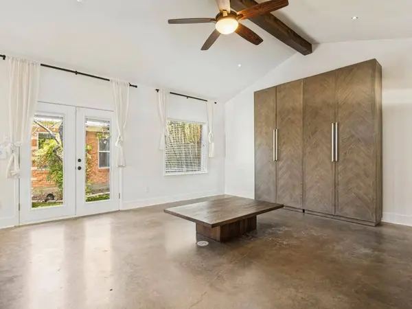 914 Westmount Avenue, Dallas, TX 75211