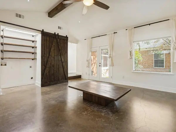 914 Westmount Avenue, Dallas, TX 75211