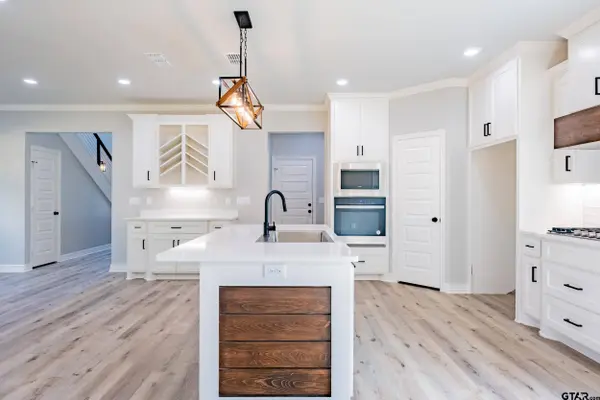 14835 Fallow Ln, Lindale, TX 75706